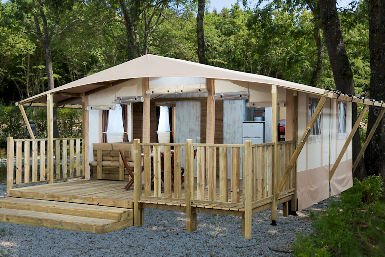 GLAMPING ŠATORI – POLIDOR CAMPING PARK, Funtana, Istra, Hrvatska – 1.820 HRK – 5x noćenje u novim glamping šatorima za 4 osobe, Posteljina i ručnici