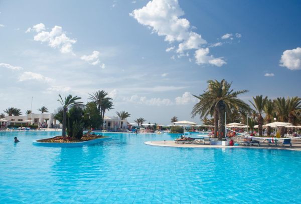 DJERBA – HOTEL EL MOURADI MENZEL, Djerba, Tunis, Tunisia – 2.963 HRK – 7x noćenje sa all inclusive u 1/2 dvokrevetnoj sobi za 1 odraslu osobu (s mogućnošću 2 dodatna ležaja), Avionski prijevoz Ljubljana – Djerba (zračna luka Zarzis) – Ljubljana za 1 odraslu osobu