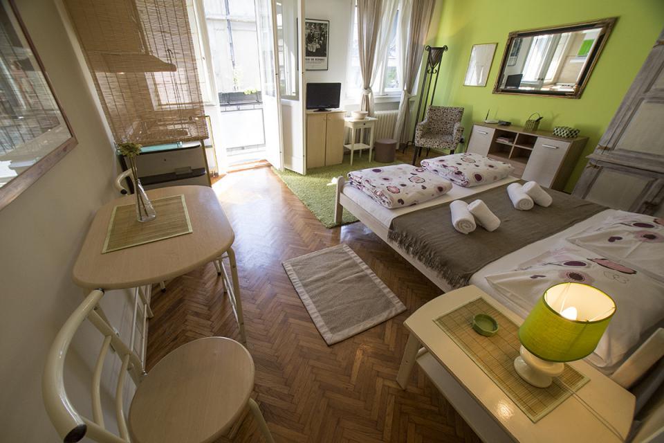 APARTMANI STAR I GREEN, Beograd, Srbija – 432 HRK – 2x noćenje u apartmanu Star ili apartmanu Green za 2 osobe, Kupon se može iskoristiti do 1. 9. 2017