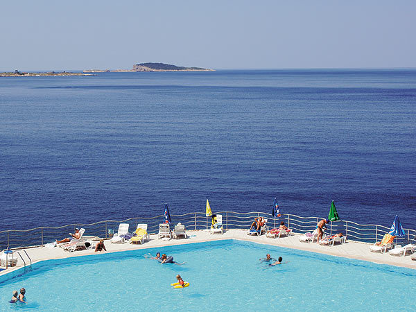 VILLAS PLAT DUBROVNIK, Mlini, Dubrovnik, Hrvatska – 1.182 HRK – 2x noćenje u dvokrevetnoj sobi na morskoj strani s dodatnim ležajem za 2 osobe (1 dijete do 6 godina besplatno), 2x buffet doručak za 2 osobe