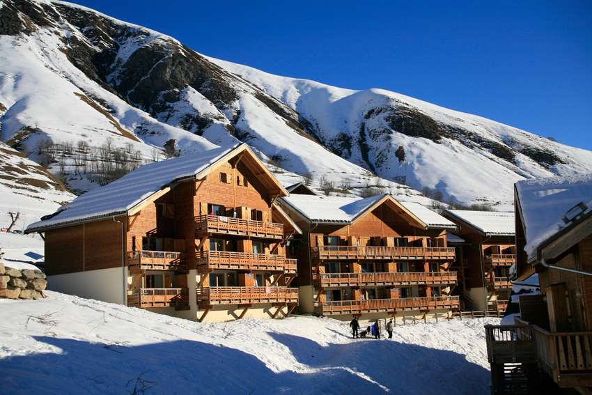 FIRST MINUTE SKIJANJE FRANCUSKA, Saint-Sorlin-d’Arves, Francuska – 6.860 HRK – 7x noćenje u apartmanu za 6 osoba, 6-dnevna skijaška karta za Les Sybelles za 6 osoba