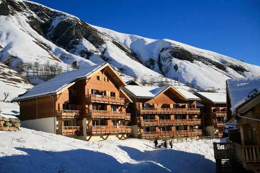 SKIJANJE FRANCUSKA – FIRST MINUTE, Saint-Sorlin-d’Arves, Francuska – 6.860 HRK – 7x noćenje u apartmanu za 6 osoba, 6-dnevna skijaška karta za Les Sybelles za 6 osoba