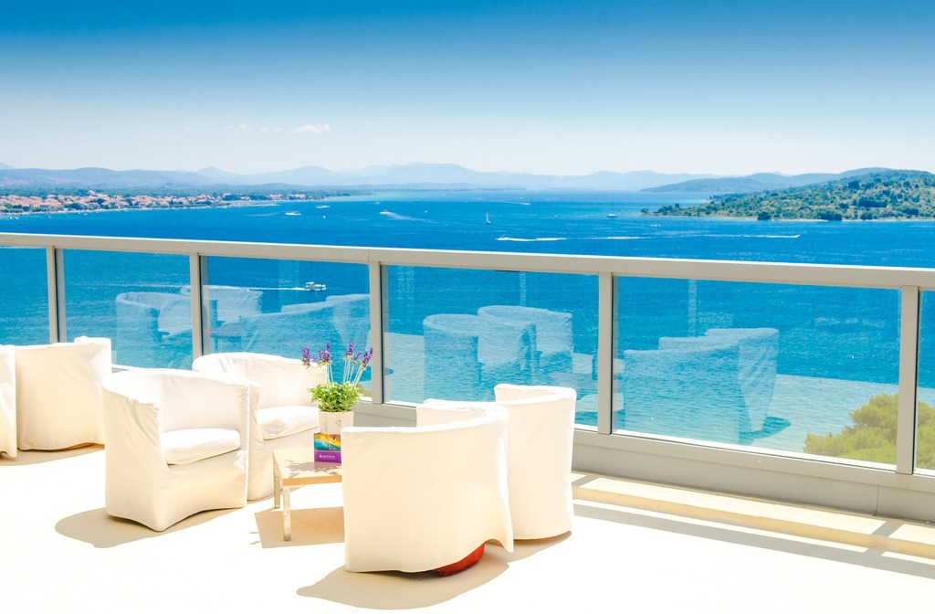 HOTEL PUNTA, Vodice, Hrvatska – 1.149 HRK – 2x noćenje u Superior sobi s pogledom na more za 2 osobe, 2x bogat buffet doručak za 2 osobe