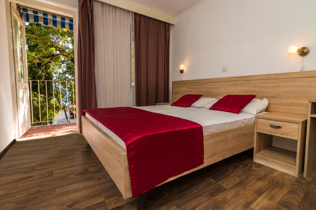 Hotel_Rivera___Soba_paviljon_l.jpg_1527137426.jpg